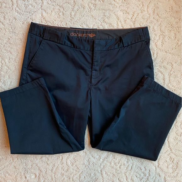 Dockers  women’s size 12 capri pant black work church date upscale warm summer. - Picture 1 of 10